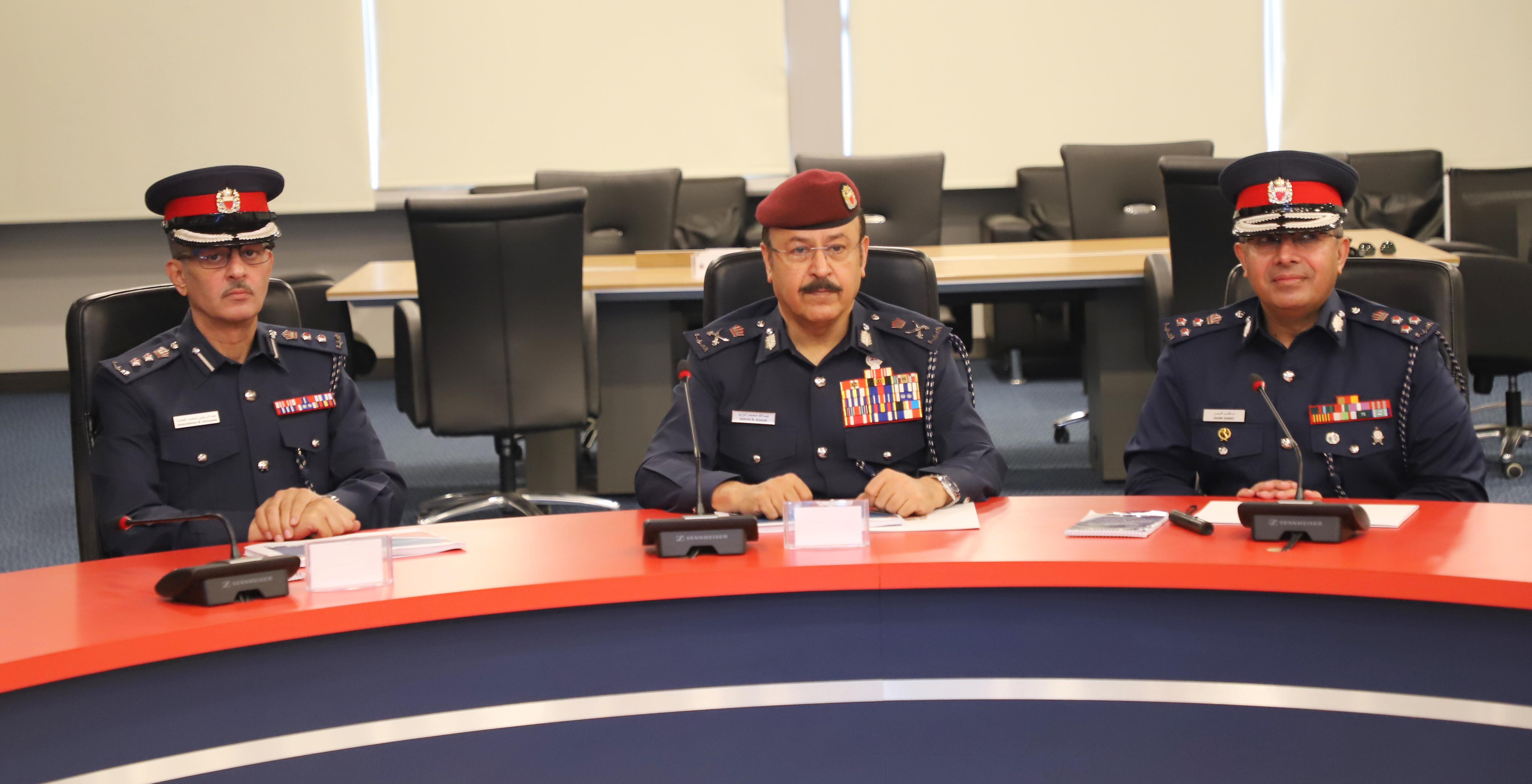 المفتش العام بوزارة الداخلية يتفقد قيادة خفر السواحل<